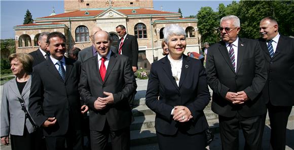 Premijerka Kosor položila vijenac na grob dr. Franje Tuđmana                                                                                                                                                                                    