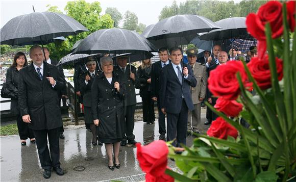 Državni vrh položio vijence na Mirogoju                                                                                                                                                                                                         