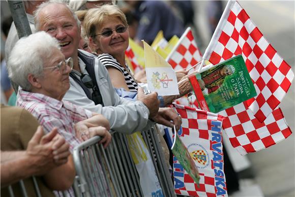 Papa Benedikt XVI. stigao u Hrvatsku                                                                                                                                                                                                            