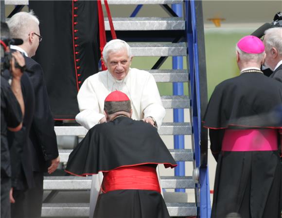 Papa Benedikt XVI. sletio u Zagreb                                                                                                                                                                                                              