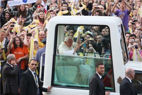 Papa Benedikt XVI. stigao na Trg bana Jelačića                                                                                                                                                                                                  