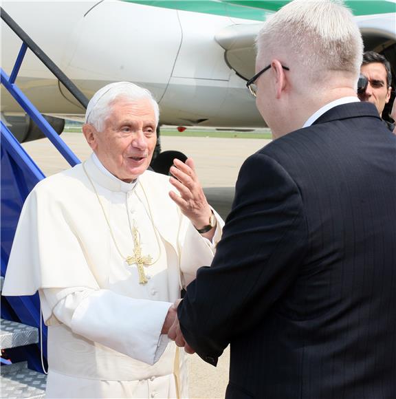 Papa Benedikt XVI. sletio u Zagreb                                                                                                                                                                                                              