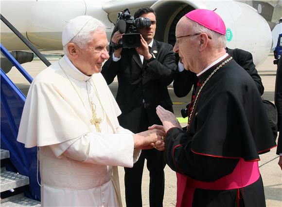 Papa Benedikt XVI. sletio u Zagreb                                                                                                                                                                                                              