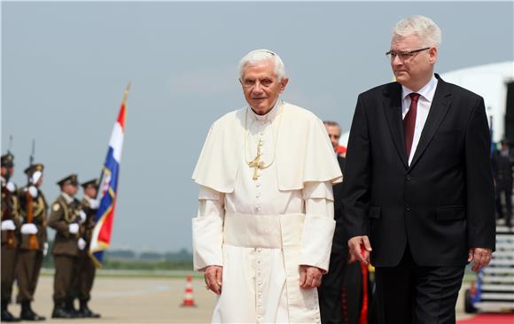 Papa Benedikt XVI. sletio u Zagreb                                                                                                                                                                                                              