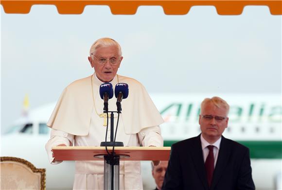 Papa Benedikt XVI. sletio u Zagreb                                                                                                                                                                                                              