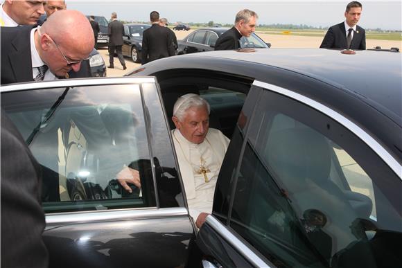 Papa Benedikt XVI. sletio u Zagreb                                                                                                                                                                                                              