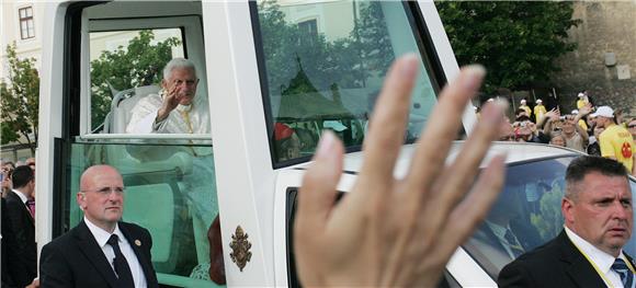 Papa dolazi u Zagrebačku katedralu                                                                                                                                                                                                              