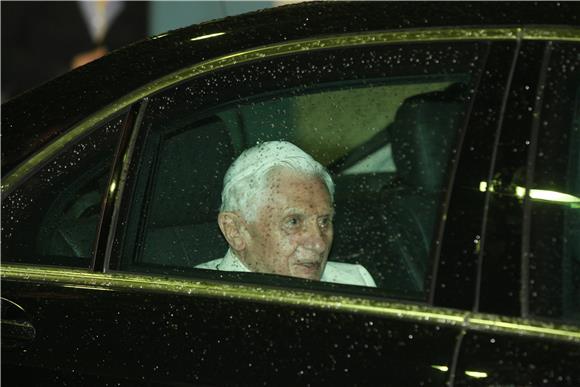 Papa Benedikt XVI. otputovao iz Hrvatske                                                                                                                                                                                                        