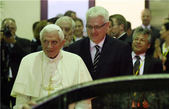 Papa Benedikt XVI. otputovao iz Hrvatske                                                                                                                                                                                                        