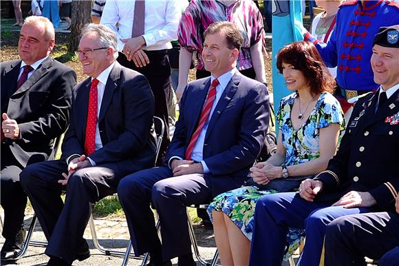 J. Foley predao na uporabu specijalizirano igralište karlovačkoj djeci                                                                                                                                                                          