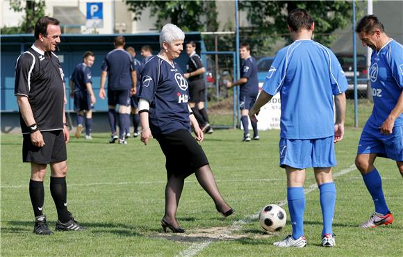 Nogometna utakmica između Mladeži HDZ-a i veterana                                                                                                                                                                                              