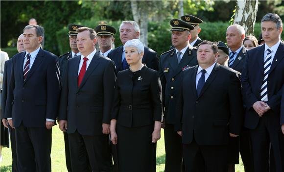 U povodu Dana državnosti hrvatski državni vrh položio vijence na Mirogoju                                                                                                                                                                       