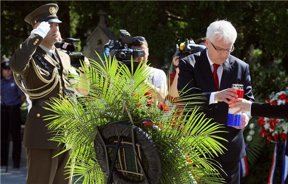 U povodu Dana državnosti hrvatski državni vrh položio vijence na Mirogoju                                                                                                                                                                       