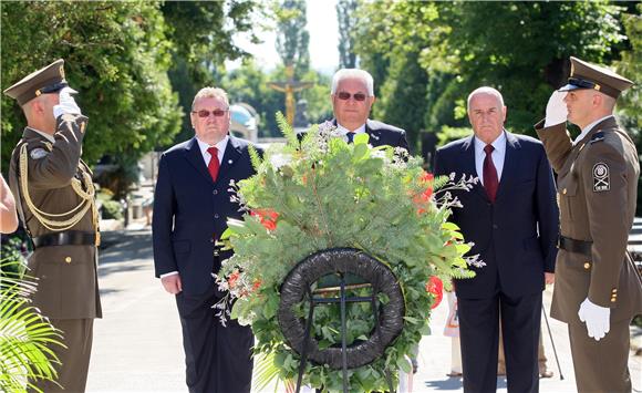 U povodu Dana državnosti hrvatski državni vrh položio vijence na Mirogoju                                                                                                                                                                       