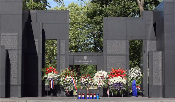 U povodu Dana državnosti hrvatski državni vrh položio vijence na Mirogoju                                                                                                                                                                       