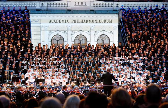 Ljubljana: Josipović i Tuerk na koncertu Mahlerove simfonije                                                                                                                                                                                    