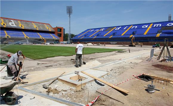 Obnova stadiona i travnjaka na Maksimiru                                                                                                                                                                                                        