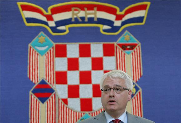 Josipović: HDZ me želi uvući u stranačku borbu                                                                                                                                                                                                  