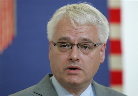 Josipović: HDZ me želi uvući u stranačku borbu                                                                                                                                                                                                  