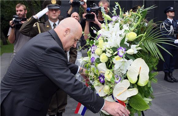 Visoka državna izaslanstva položila vijence na Mirogoju                                                                                                                                                                                         