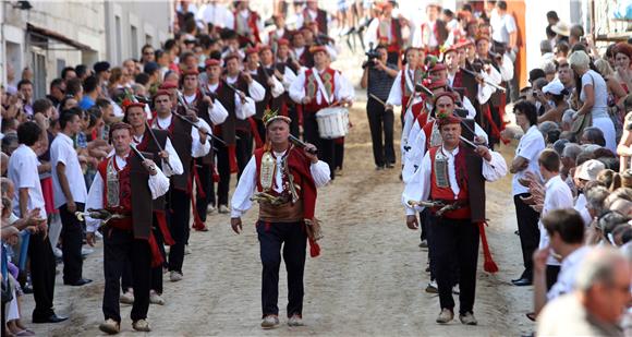 296. Sinjska alka                                                                                                                                                                                                                               