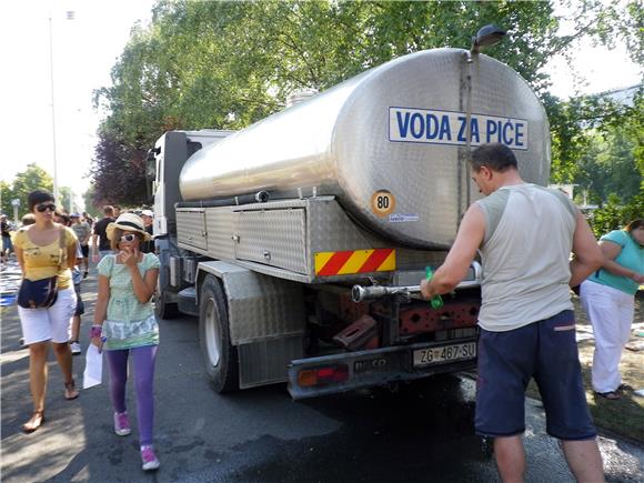 Grad Zagreb osigurao logistiku za razmjenu udžbenika                                                                                                                                                                                            