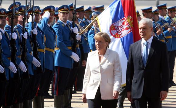 Merkel u Beogradu počela sastanak s Tadićem                                                                                                                                                                                                     