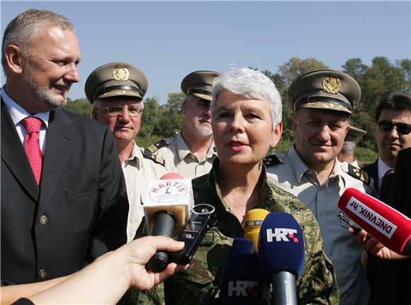 Premijerka Kosor posjetila Obučni centar vodiča i službenih pasa 'Satnik Krešimir Ivošević'                                                                                                                                                     