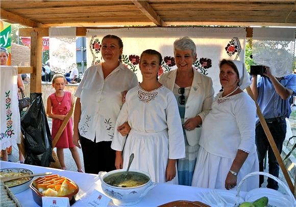 Otvorena manifestacija 'Kaj su jeli naši stari'                                                                                                                                                                                                 