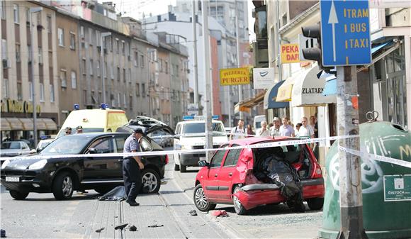 Dvije osobe na Trešnjevci poginule u sudaru tri automobila                                                                                                                                                                                      