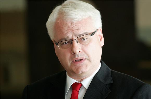 Josipović: Premijerka manipulira                                                                                                                                                                                                                