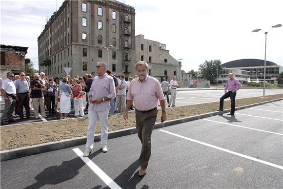 Bandić otvorio parking u kompleksu Paromlin                                                                                                                                                                                                     