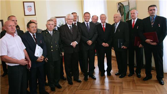 Predsjednik RH dodijelio odličja pripadnicima 151. Samoborske brigade                                                                                                                                                                           