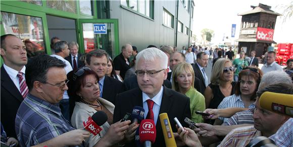 Josipović: premijerka i ja tražimo termin za sastanak                                                                                                                                                                                           