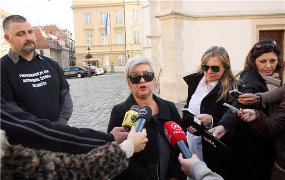 Vladi predani potpisi za financiranje skloništa za zlostavljane žene                                                                                                                                                                            