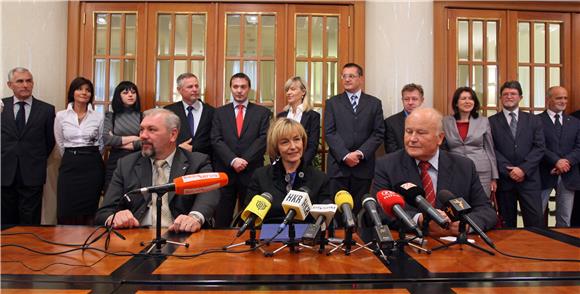 Tskovna konferencija klubova zastupnika SDP-a, HNS/HSU-a i IDS-a                                                                                                                                                                                