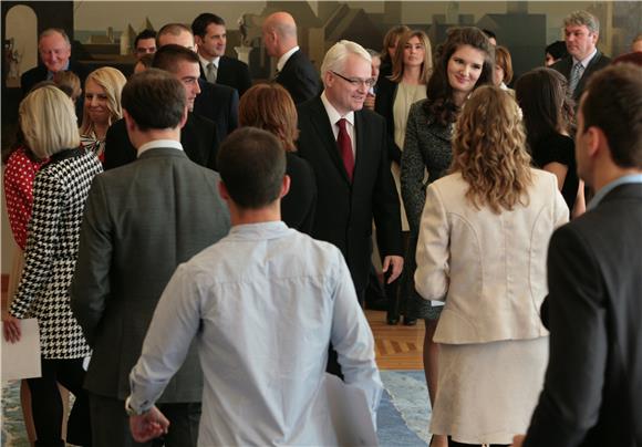 Predsjednik Republike Hrvatske Ivo Josipović sa studentima                                                                                                                                                                                      