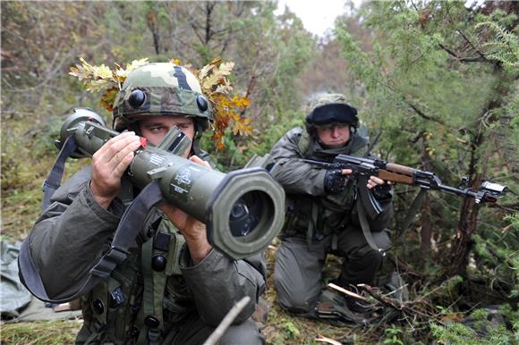 Na vojnom poligonu u Slunju vježba HKoV-a ''UDAR-11''                                                                                                                                                                                           