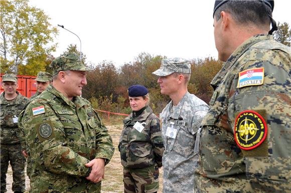 Na vojnom poligonu u Slunju vježba HKoV-a ''UDAR-11''                                                                                                                                                                                           