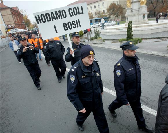 Prosvjed policajaca na Jelačićevu trgu                                                                                                                                                                                                          