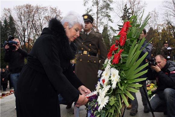 Visoka izaslanstva položila vijence na Mirogoju                                                                                                                                                                                                 