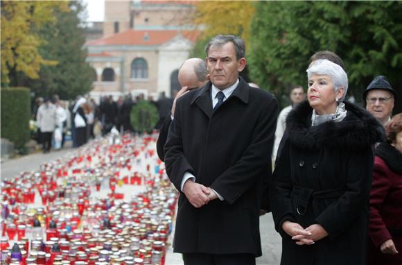 Visoka izaslanstva položila vijence na Mirogoju                                                                                                                                                                                                 