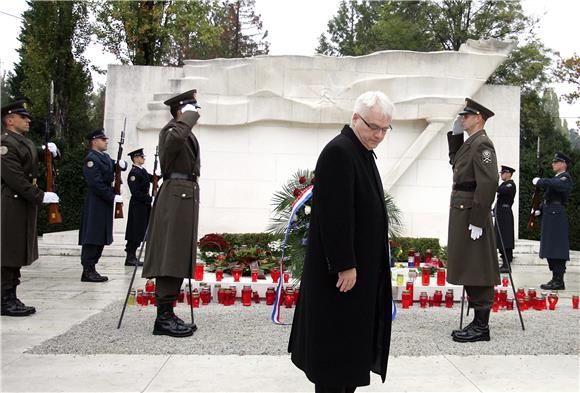 Visoka izaslanstva položila vijence na Mirogoju                                                                                                                                                                                                 