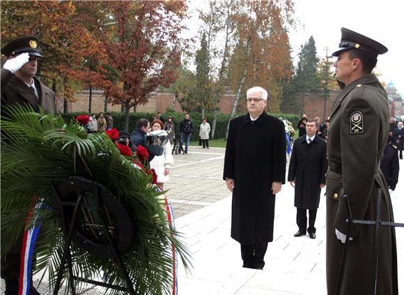 Visoka izaslanstva položila vijence na Mirogoju                                                                                                                                                                                                 