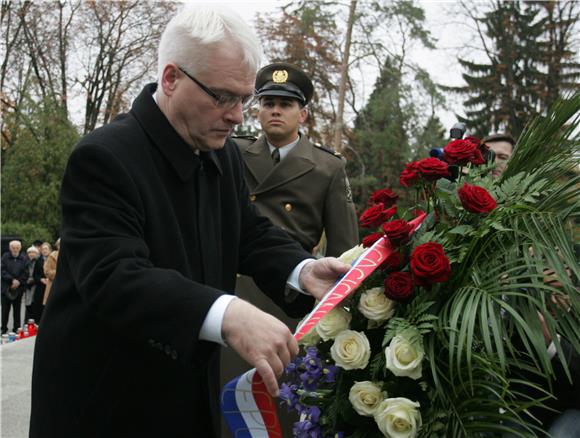 Visoka izaslanstva položila vijence na Mirogoju                                                                                                                                                                                                 