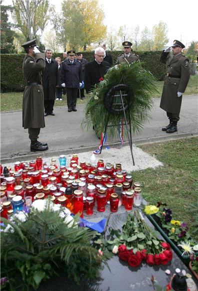 Visoka izaslanstva položila vijence na Mirogoju                                                                                                                                                                                                 