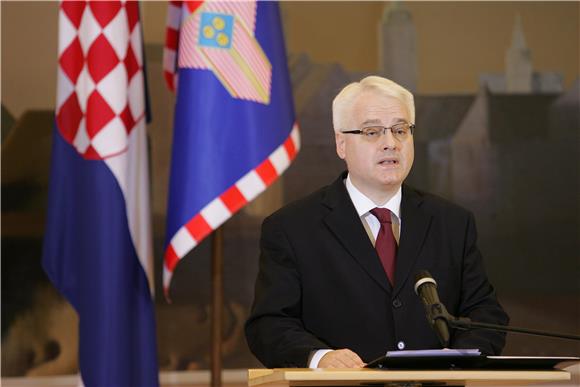 Predsjednik Josipović pozvao birače da izađu na izbore                                                                                                                                                                                          