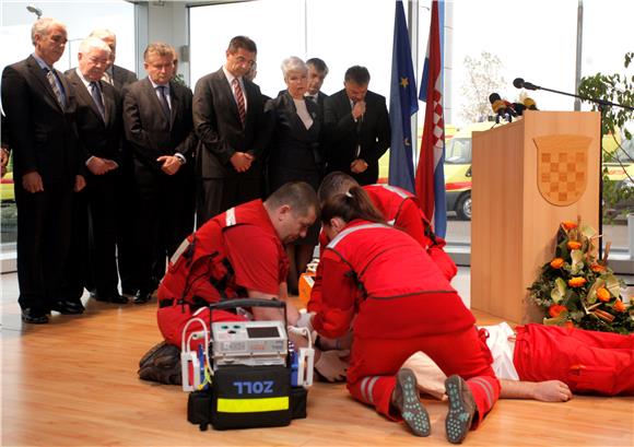 Kosor uručila ključeve novih vozila hitne medicinske pomoći                                                                                                                                                                                     