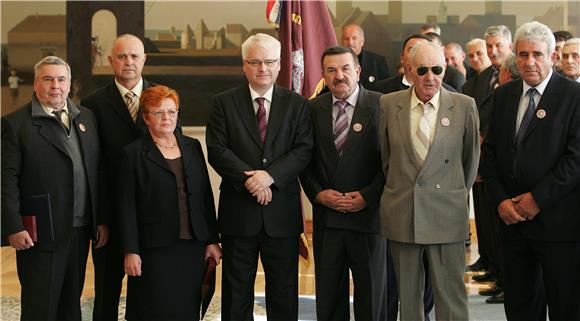 Josipović primio izaslanstvo 141. brigade Hrvatske vojske                                                                                                                                                                                       