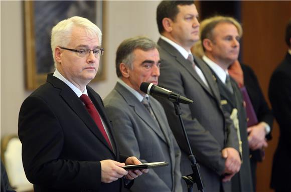 Josipović posthumno odlikovao Jeana Michela Nicolliera                                                                                                                                                                                          